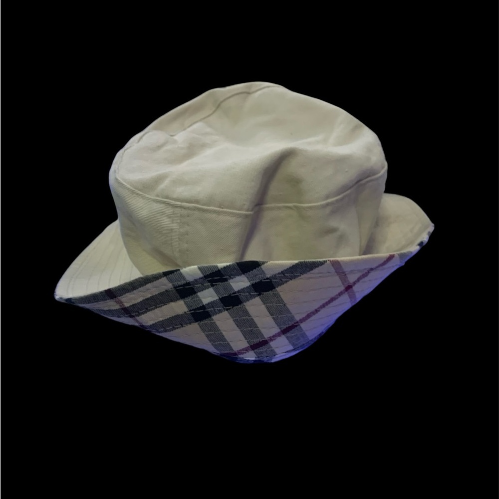Bucket hat